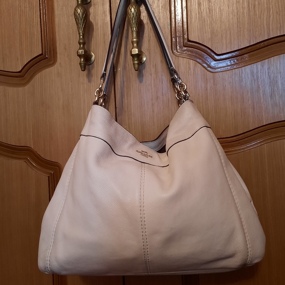 Coach Handbags - COACH LEATHER WOMEN BAG LEXI  USED 10/13/5 $80